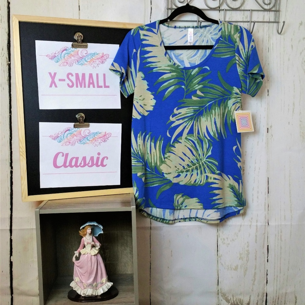 XS Lularoe Classic T - NWT
